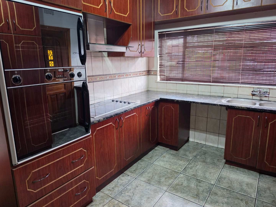 3 Bedroom Property for Sale in Rhodesdene Northern Cape